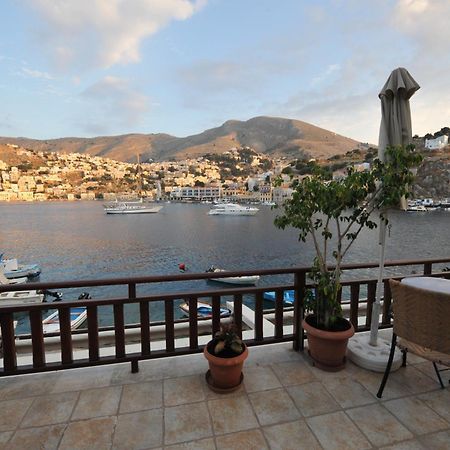 Appartement Odyssia à Symi Extérieur photo