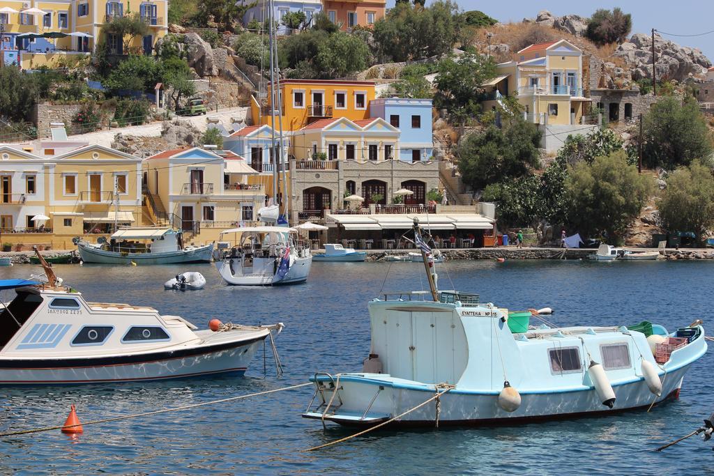 Appartement Odyssia à Symi Extérieur photo