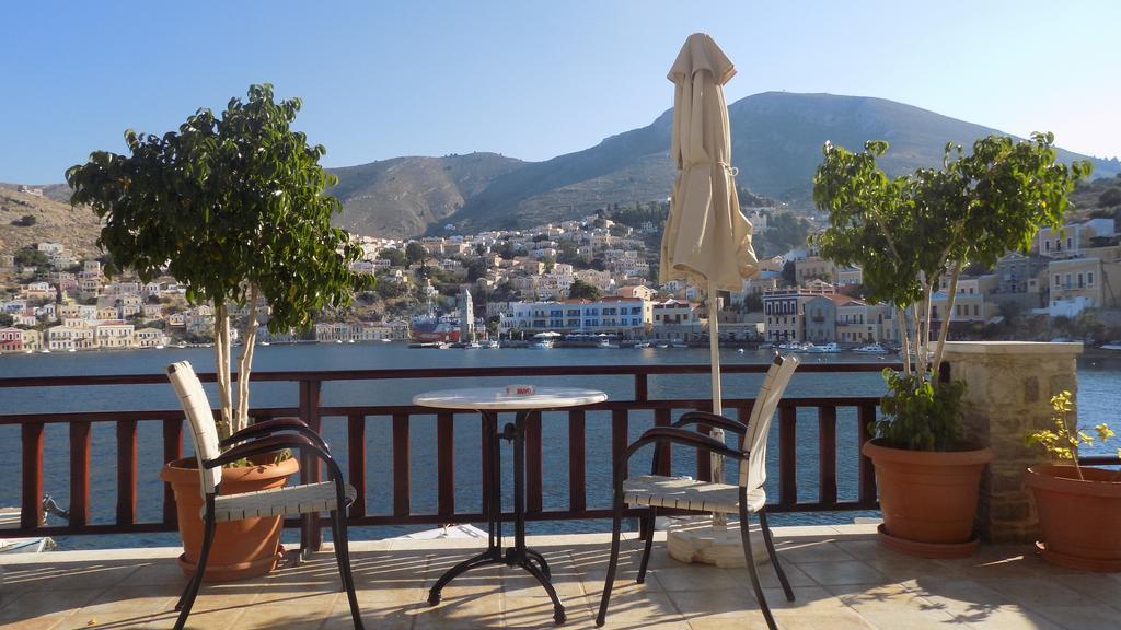Appartement Odyssia à Symi Extérieur photo