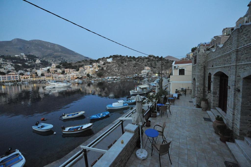 Appartement Odyssia à Symi Extérieur photo