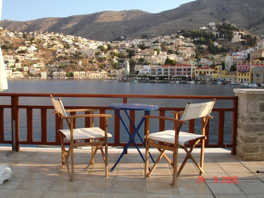 Appartement Odyssia à Symi Extérieur photo