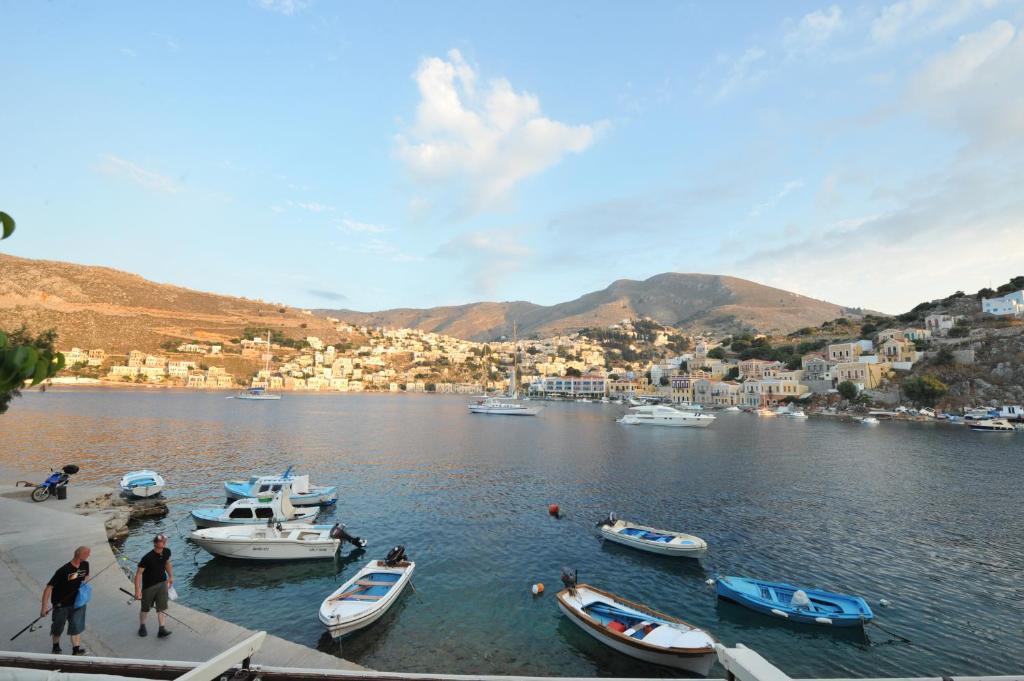 Appartement Odyssia à Symi Extérieur photo