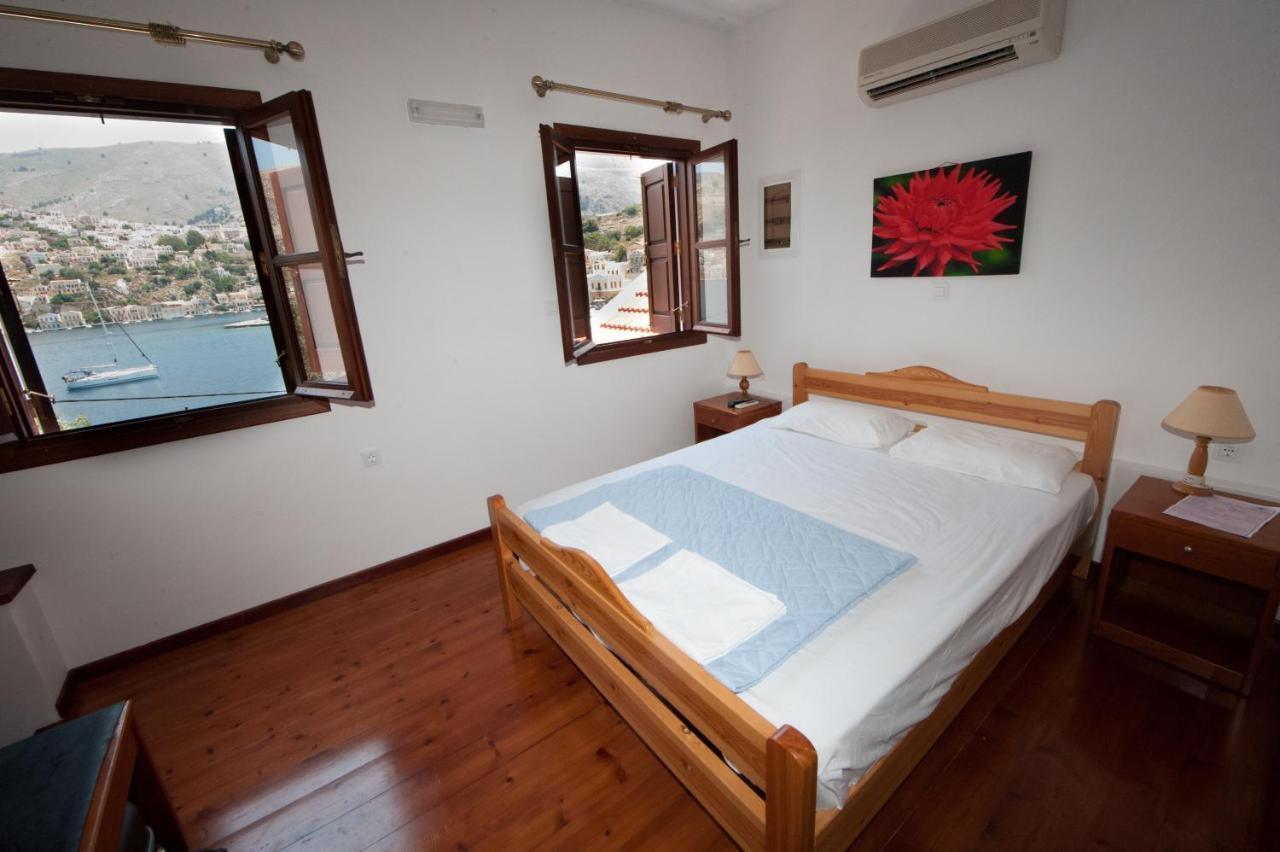 Appartement Odyssia à Symi Extérieur photo